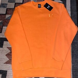Men under armor orange crew neck sweatshirt loose fitting, brand new with tags